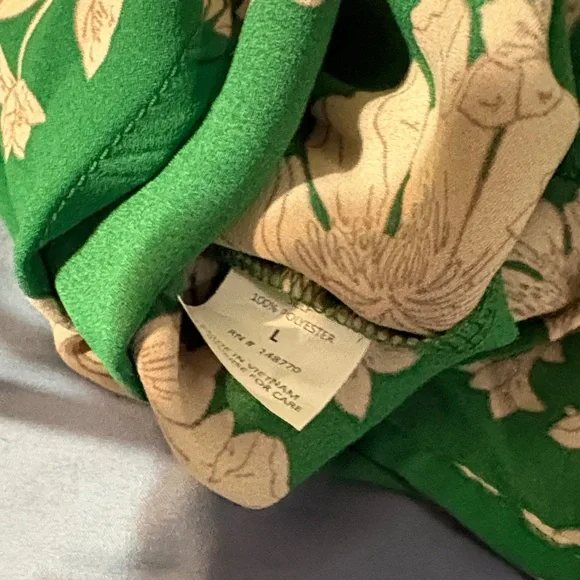 Floral Green Women's Top - Picture 6 of 9